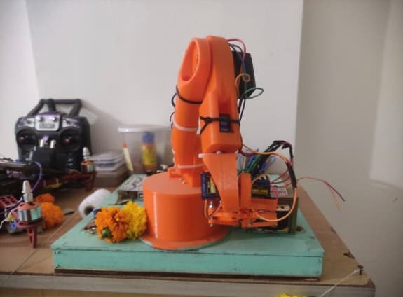 Industrial robotic arm prototype